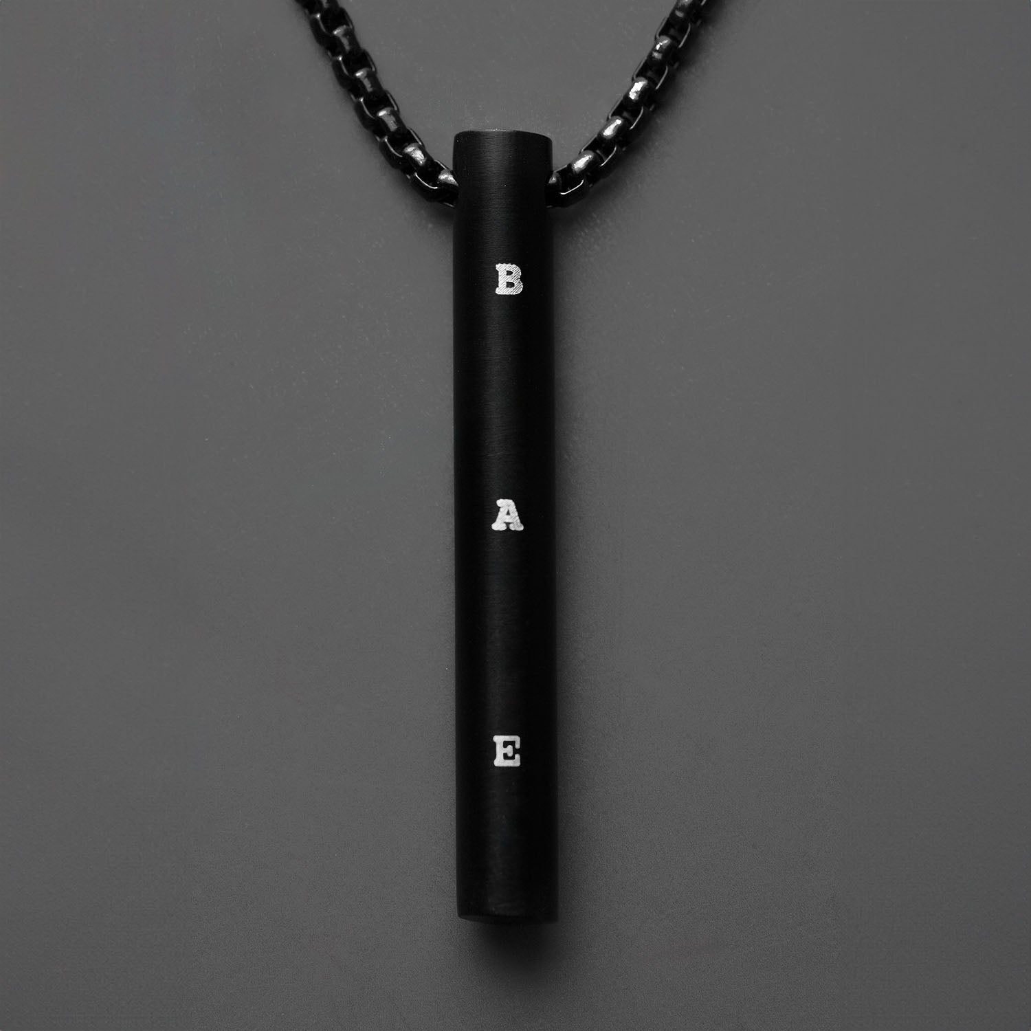 BAE Minimal Barrel Necklace Black