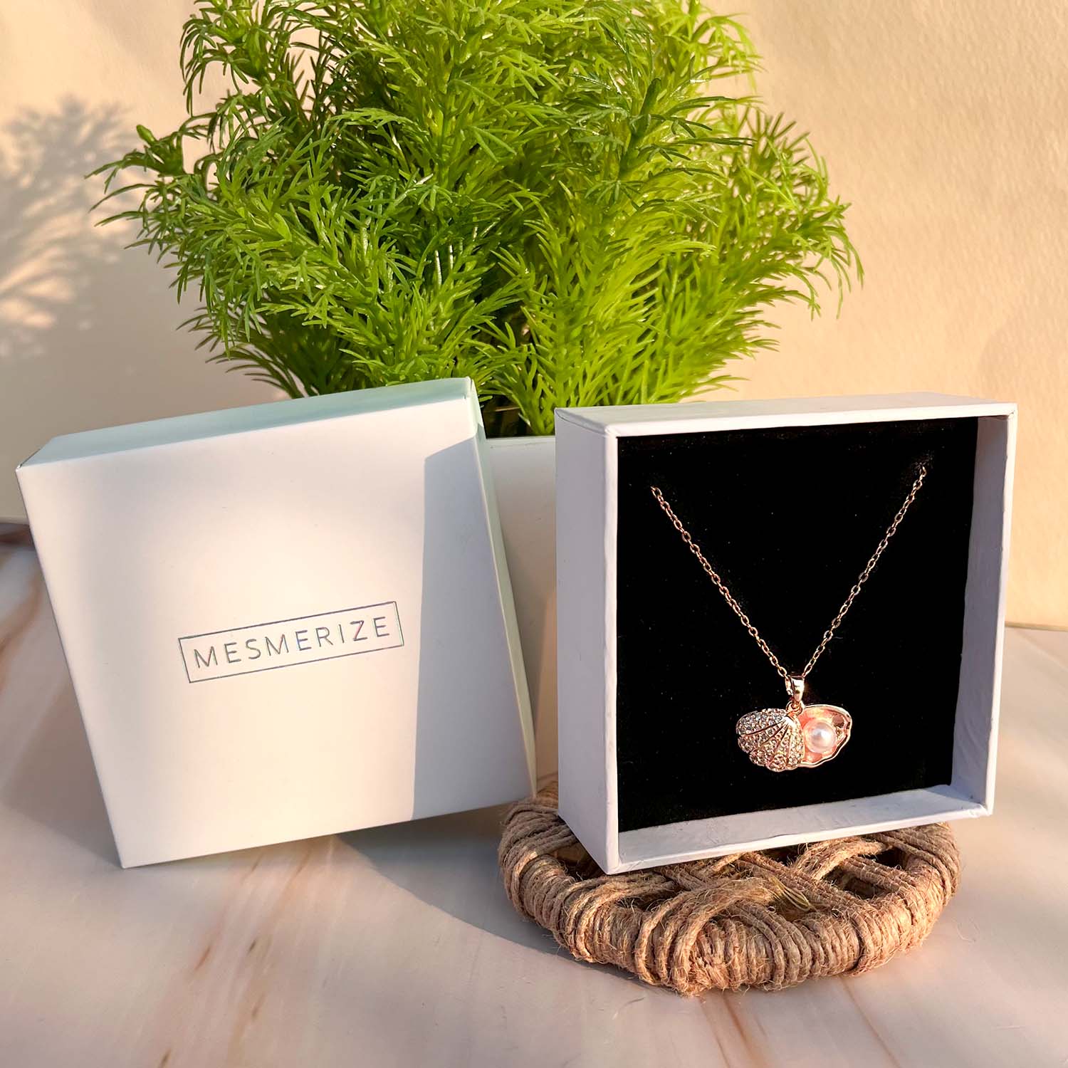 Pearl Shell Necklace Rose Gold